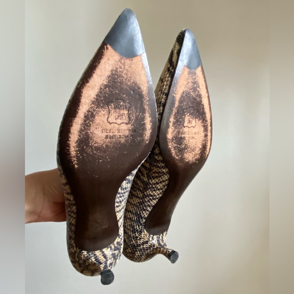 Stuart Weitzman Snakeskin Tiger Print Kitten Heels - Picture 12 of 14